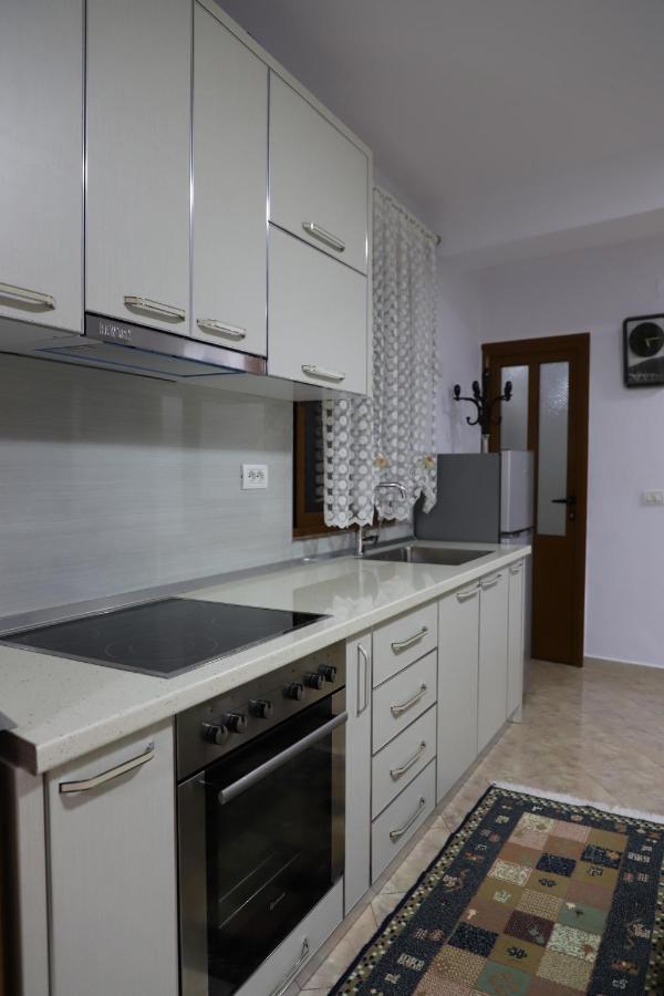 Downtown Apartment 2 Berat Exteriér fotografie